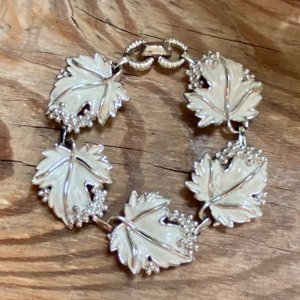 Vintage Sarah Coventry Whispering Leaves Bracelet